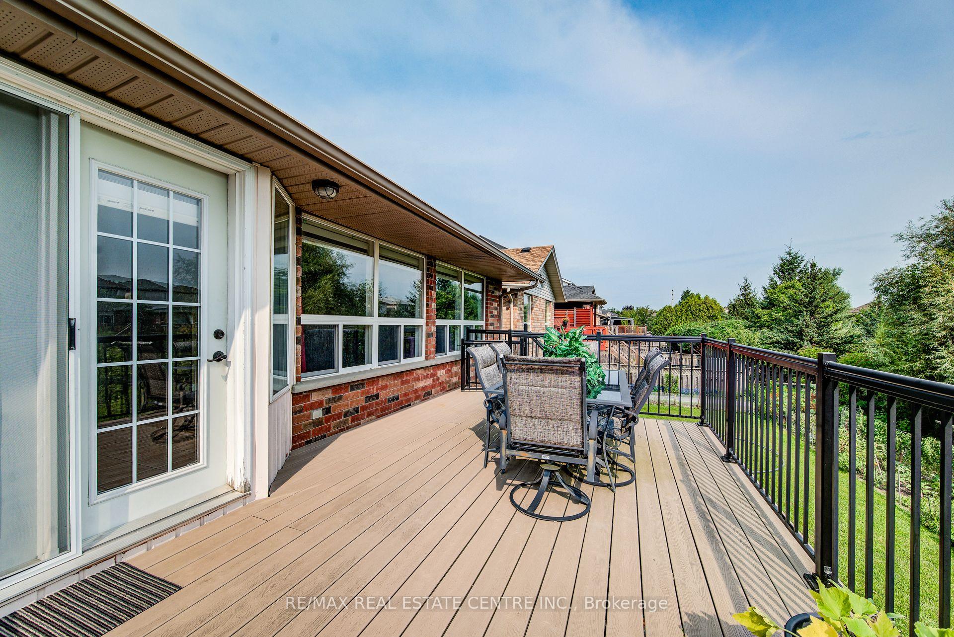 Photo 40 of 16 Paulstown Crescent, Guelph, Clairfields/Hanlon Business Park — HOMEH
