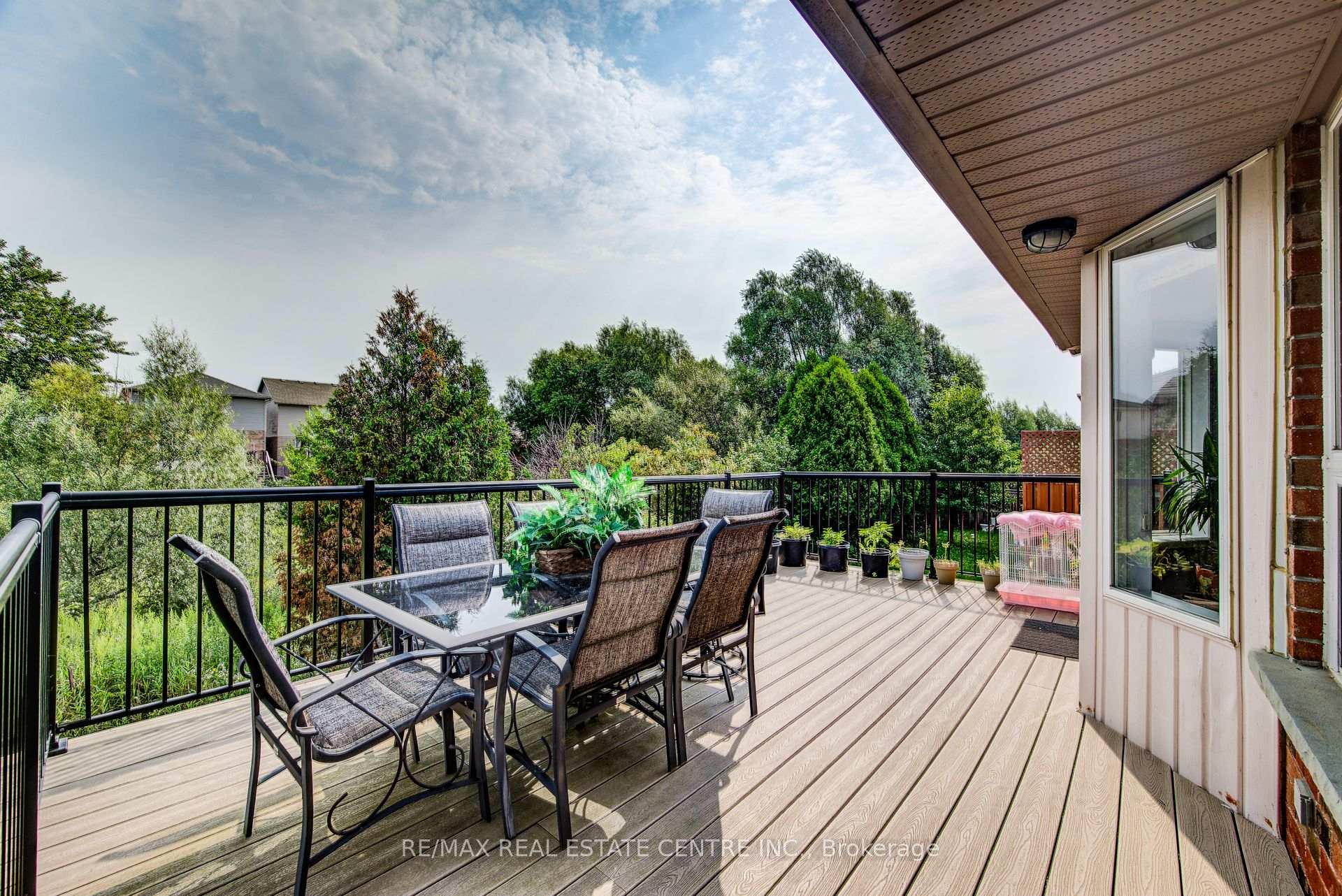 Photo 41 of 16 Paulstown Crescent, Guelph, Clairfields/Hanlon Business Park — HOMEH