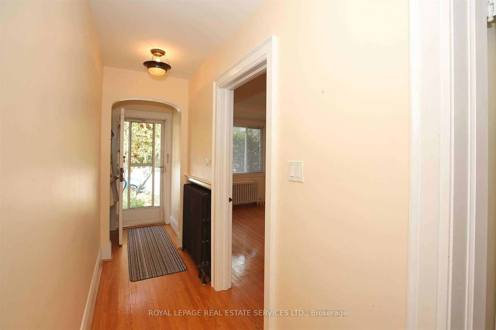 Photo 5 of 301 Davisville Avenue, Toronto, Mount Pleasant East — HOMEH