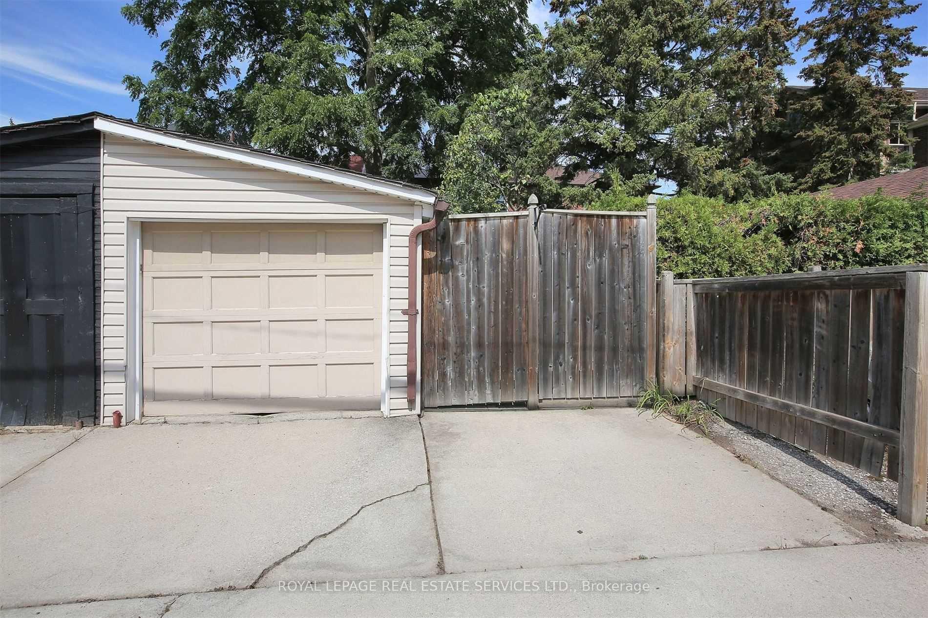Photo 31 of 301 Davisville Avenue, Toronto, Mount Pleasant East — HOMEH