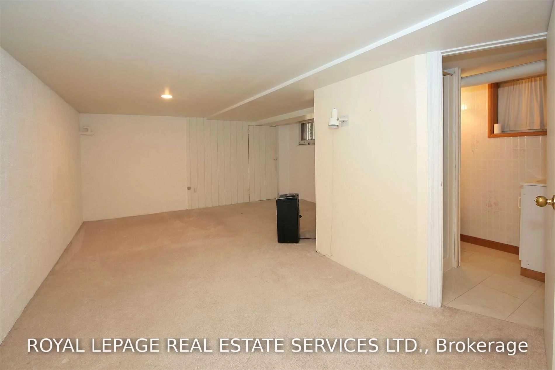 Photo 37 of 301 Davisville Avenue, Toronto, Mount Pleasant East — HOMEH
