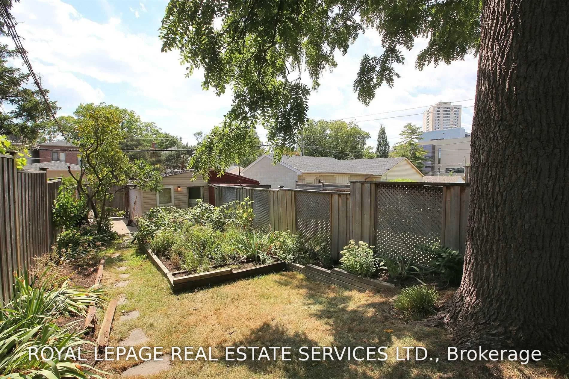 Photo 38 of 301 Davisville Avenue, Toronto, Mount Pleasant East — HOMEH