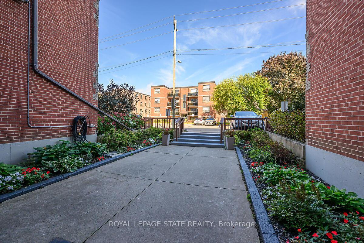 Photo 32 of Unit 107, 9 Grant Boulevard, Hamilton, Dundas — HOMEH