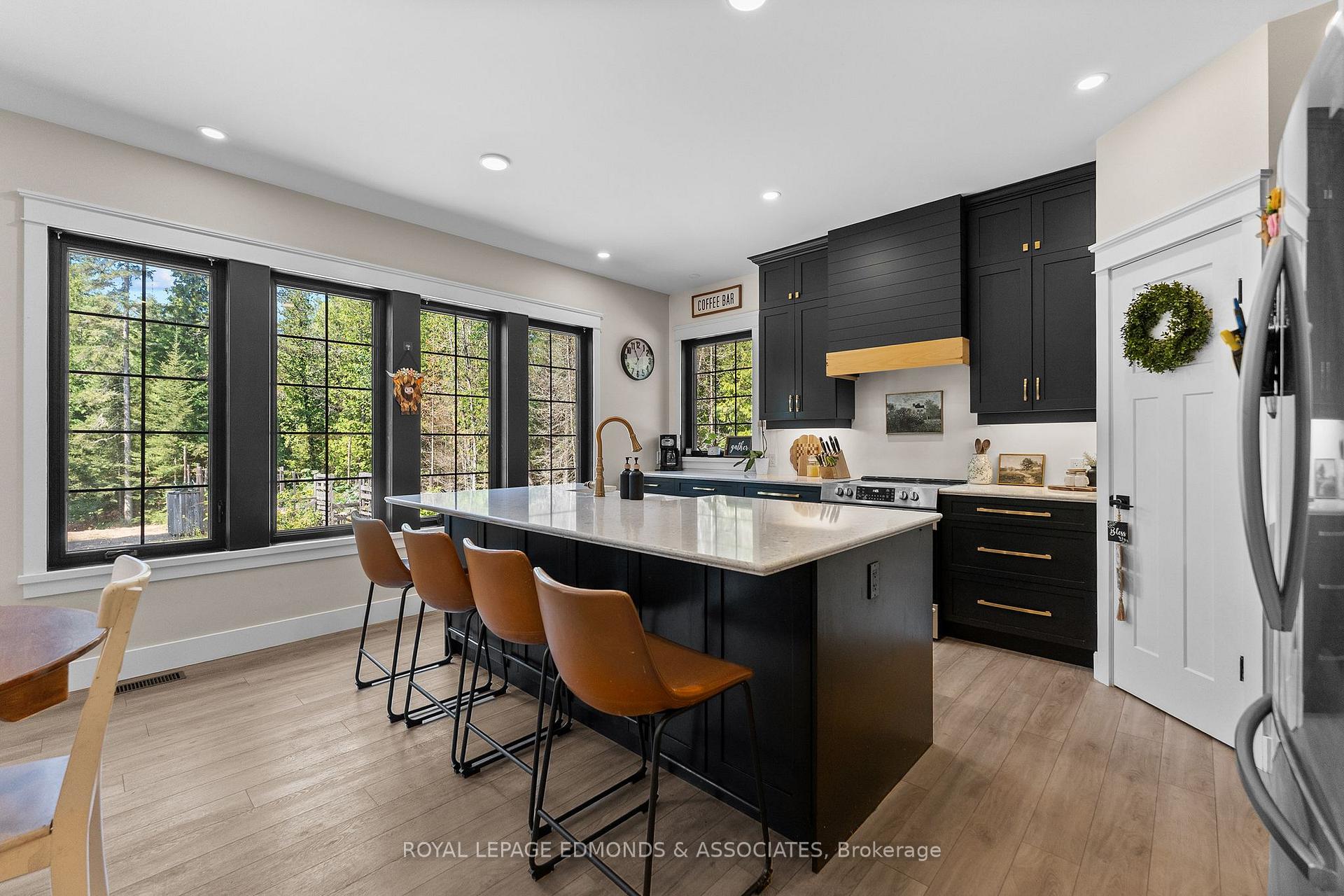 Photo 10 of 300 Forest Park Road, Laurentian Valley, Laurentian Valley — HOMEH