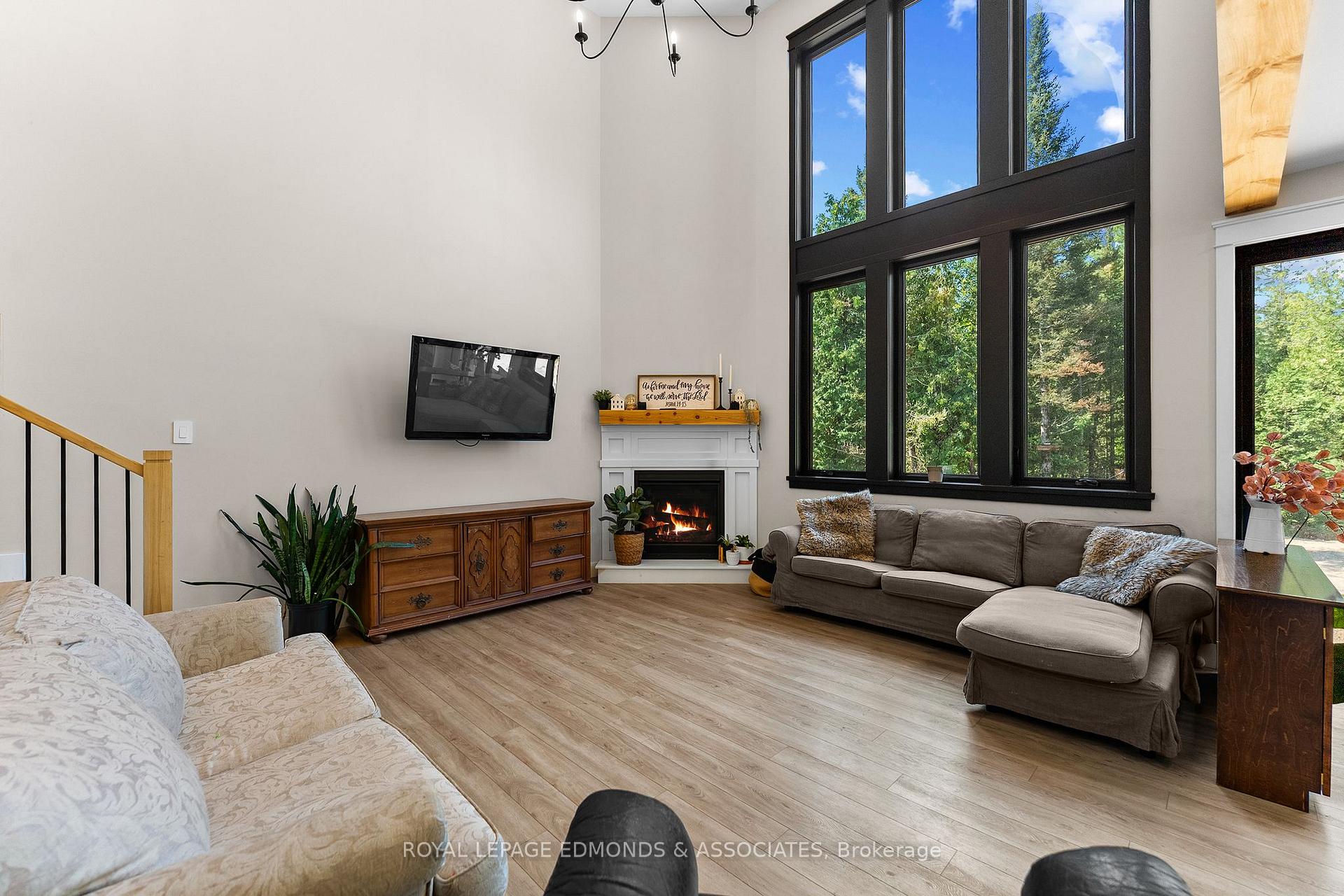 Photo 16 of 300 Forest Park Road, Laurentian Valley, Laurentian Valley — HOMEH