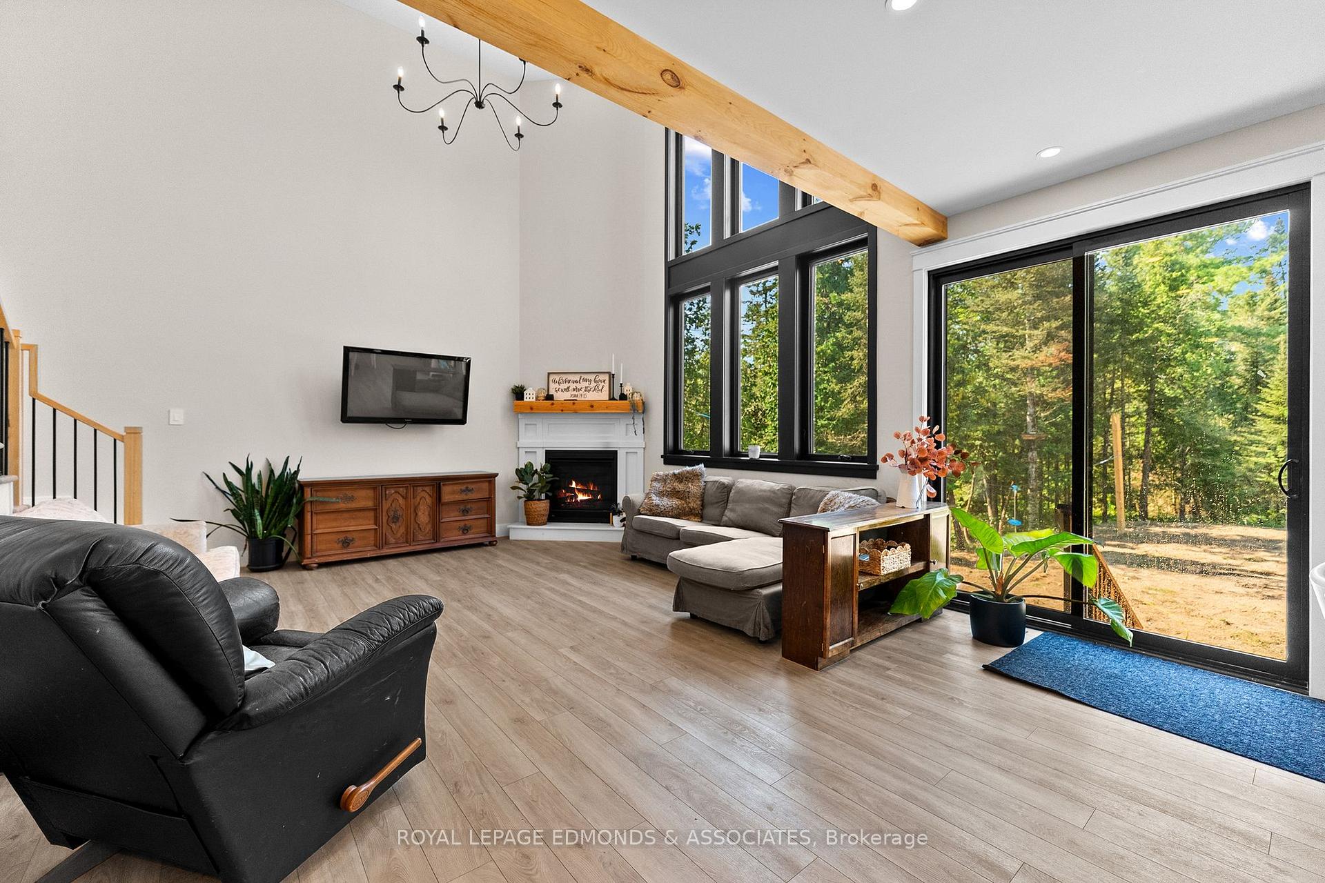 Photo 17 of 300 Forest Park Road, Laurentian Valley, Laurentian Valley — HOMEH