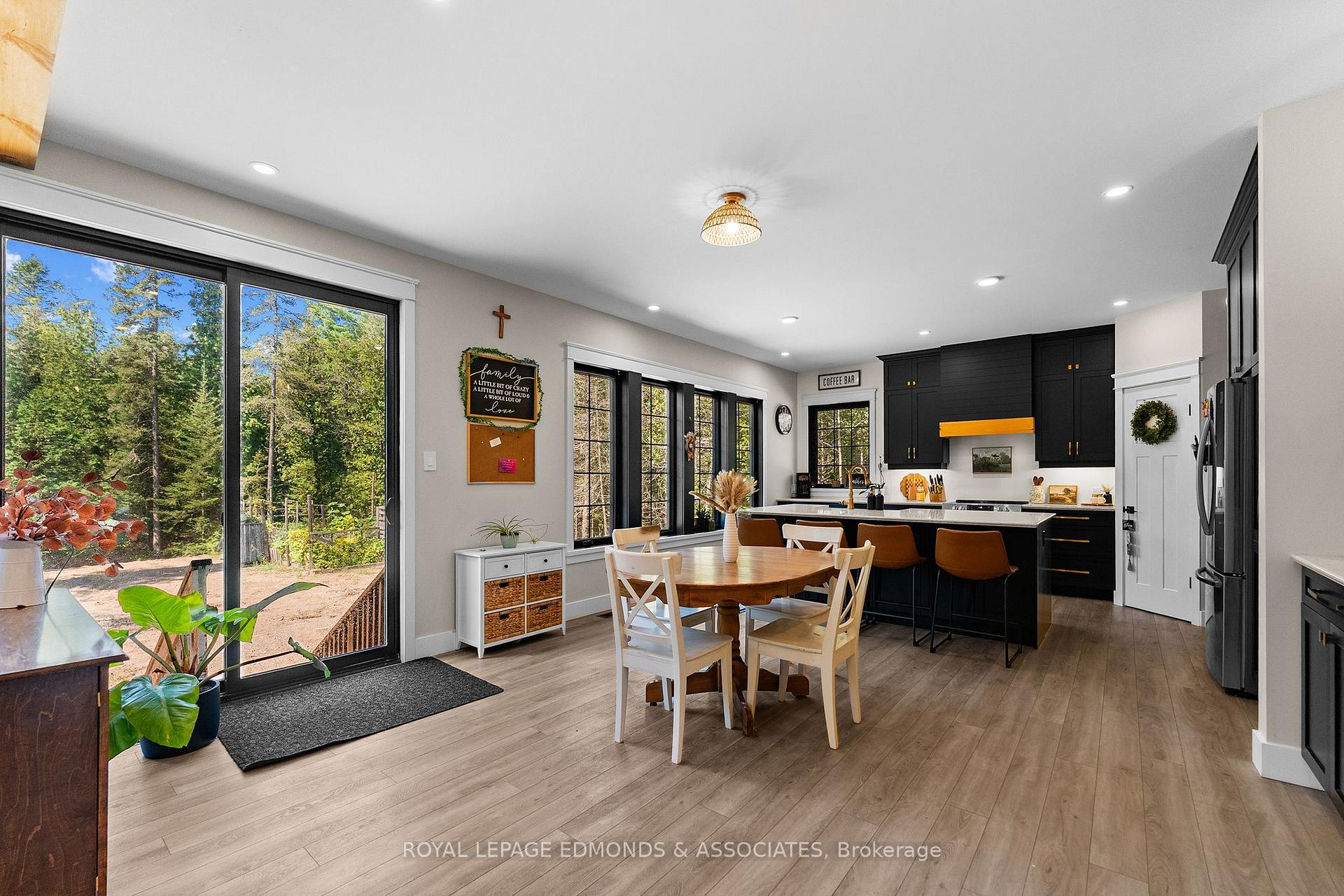 Photo 26 of 300 Forest Park Road, Laurentian Valley, Laurentian Valley — HOMEH