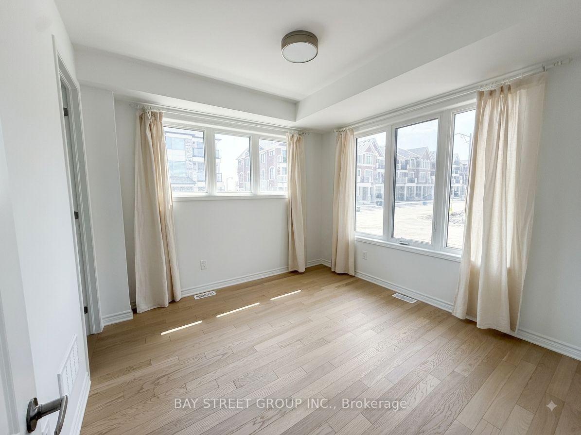 Photo 3 of 106 Avani Avenue, Markham, Rural Markham — HOMEH