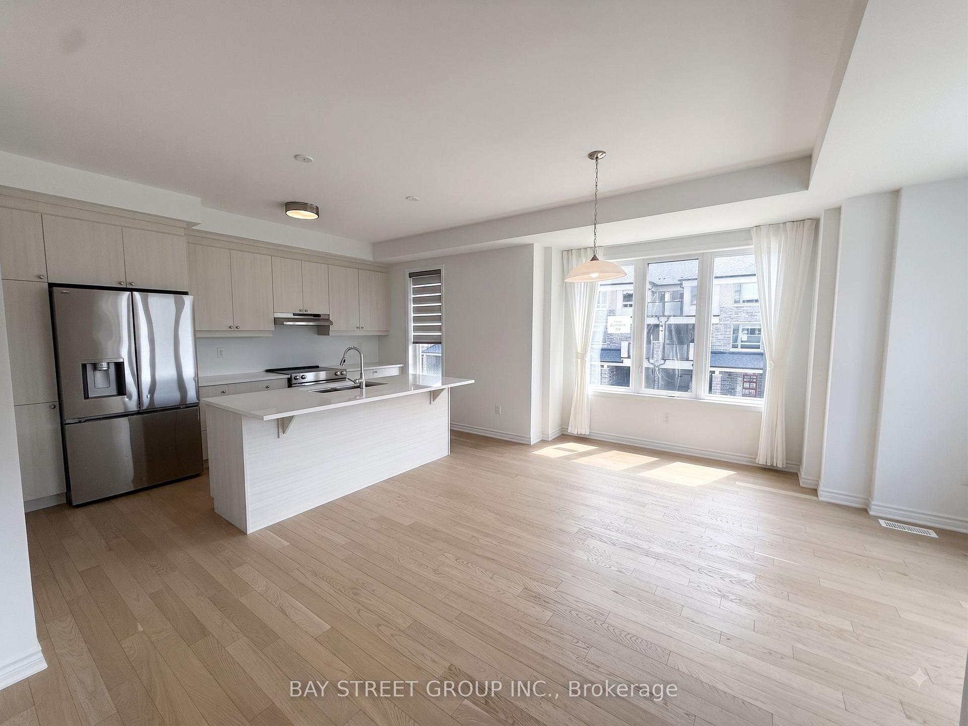 Photo 5 of 106 Avani Avenue, Markham, Rural Markham — HOMEH