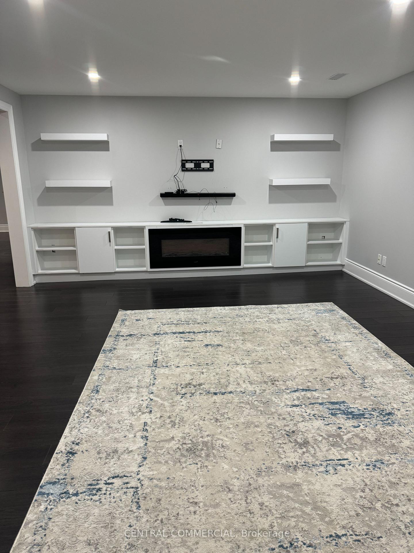 Photo 3 of 228 Coon's Road E, Richmond Hill, Oak Ridges — HOMEH