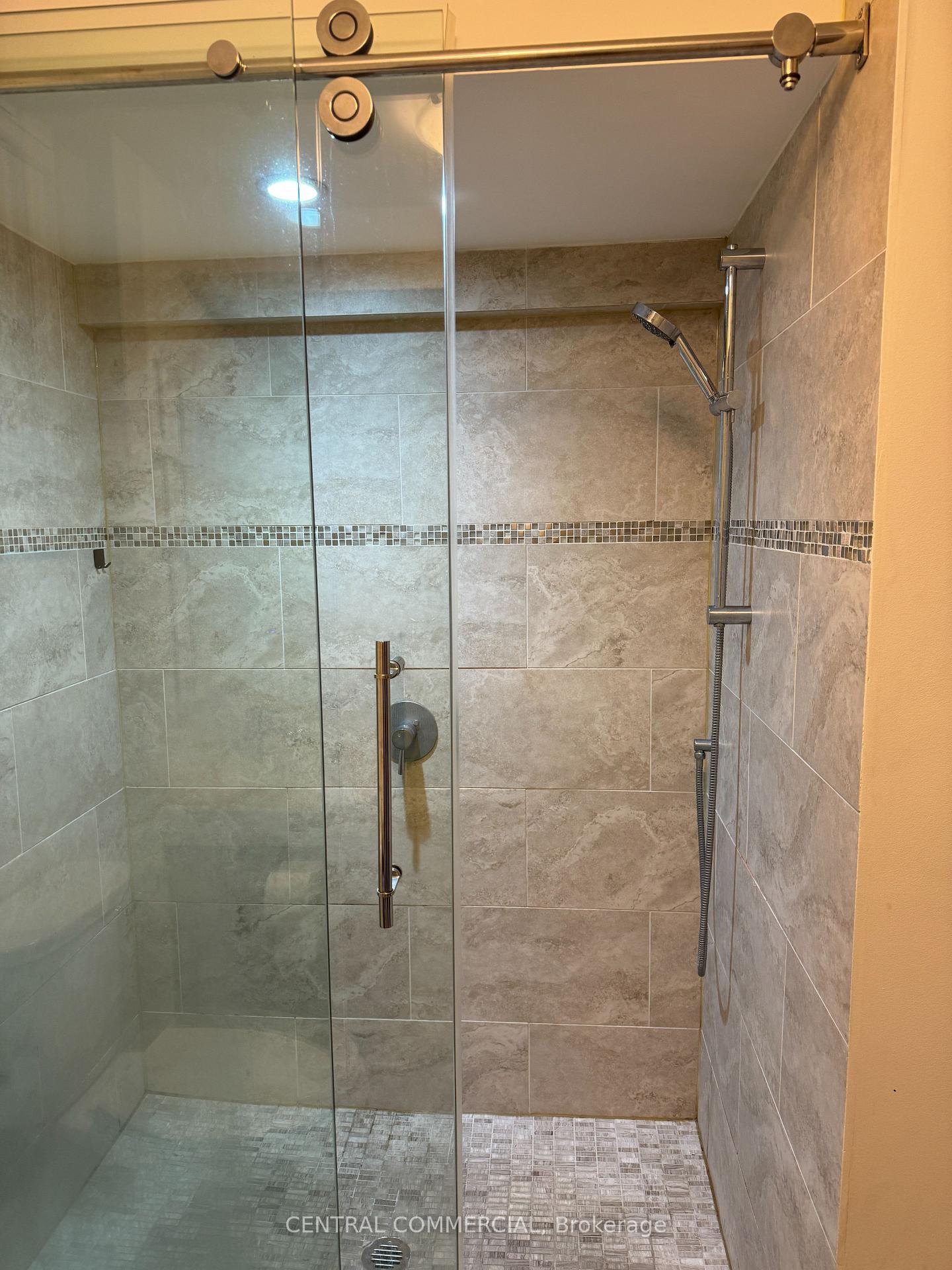 Photo 10 of 228 Coon's Road E, Richmond Hill, Oak Ridges — HOMEH