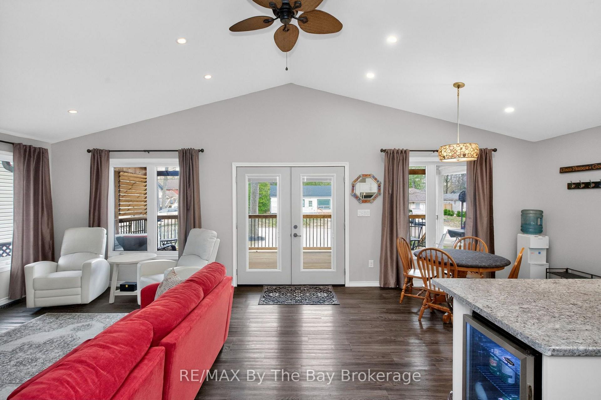 Photo 16 of 12 5th Lane, Wasaga Beach — HOMEH