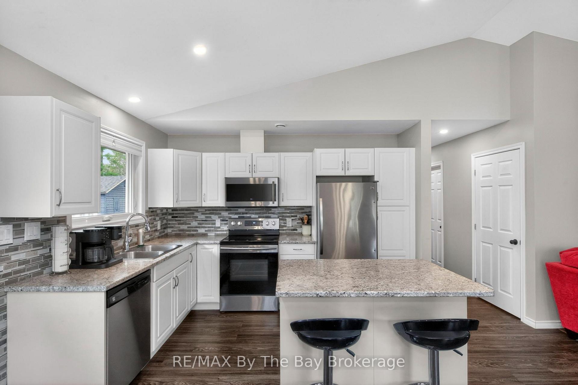 Photo 20 of 12 5th Lane, Wasaga Beach — HOMEH
