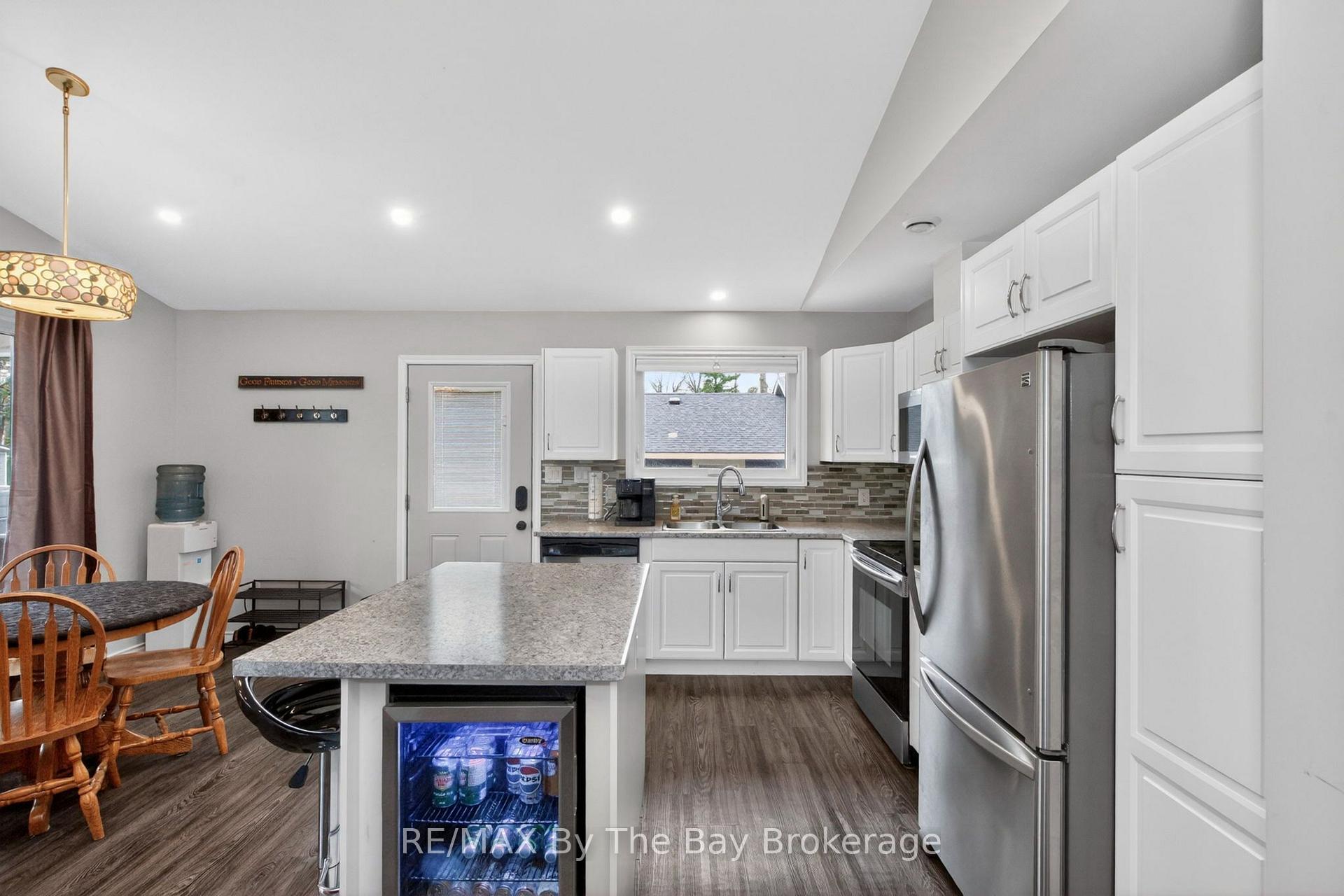 Photo 21 of 12 5th Lane, Wasaga Beach — HOMEH