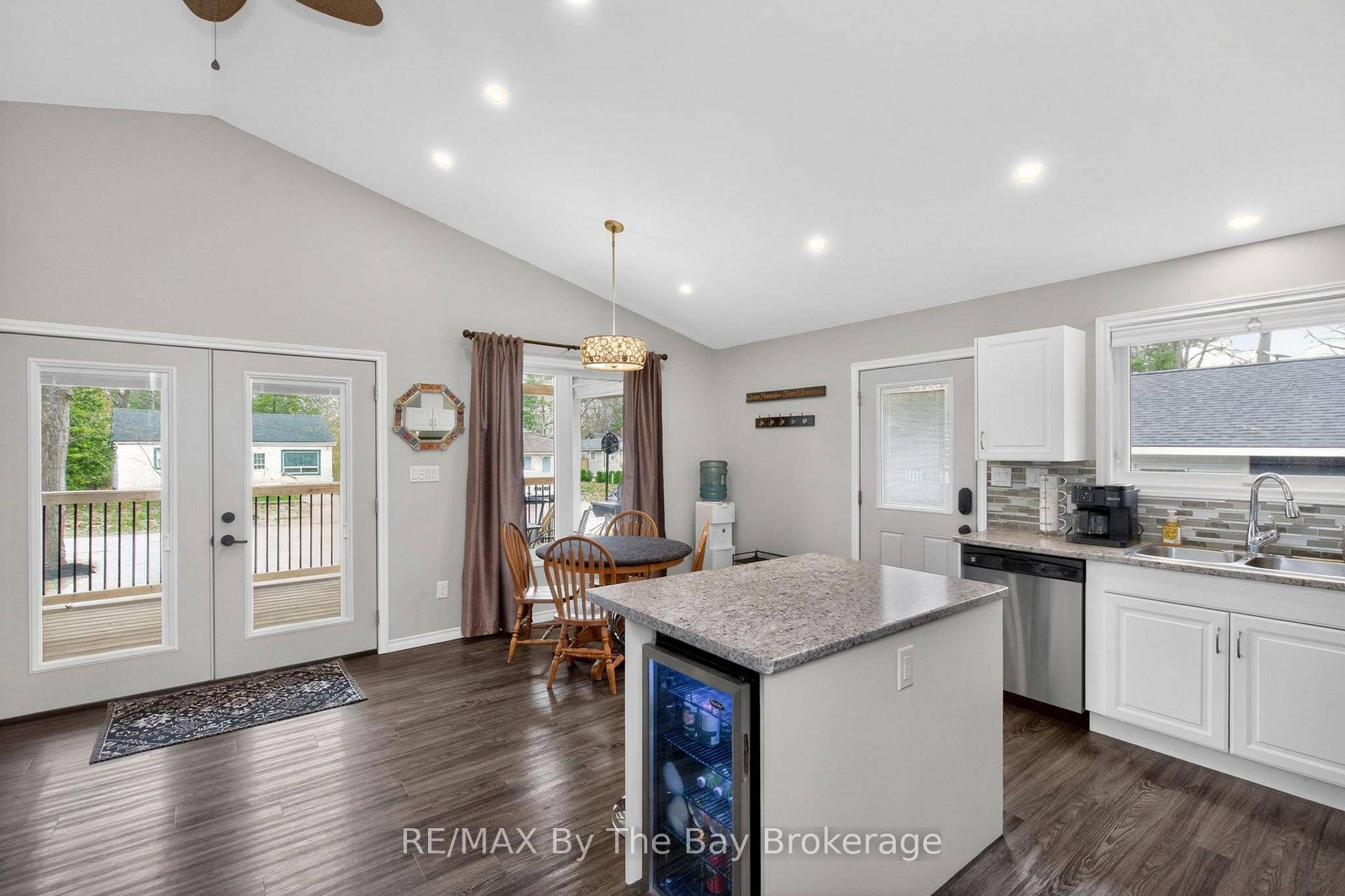 Photo 22 of 12 5th Lane, Wasaga Beach — HOMEH