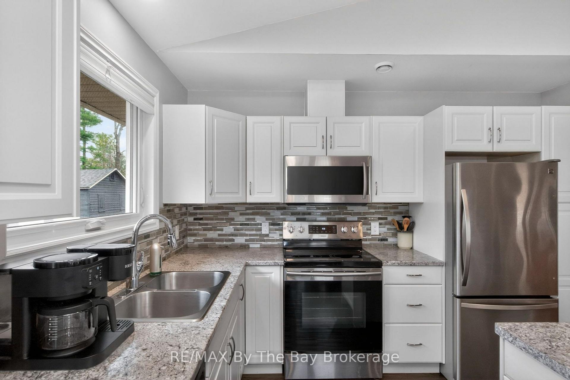 Photo 23 of 12 5th Lane, Wasaga Beach — HOMEH