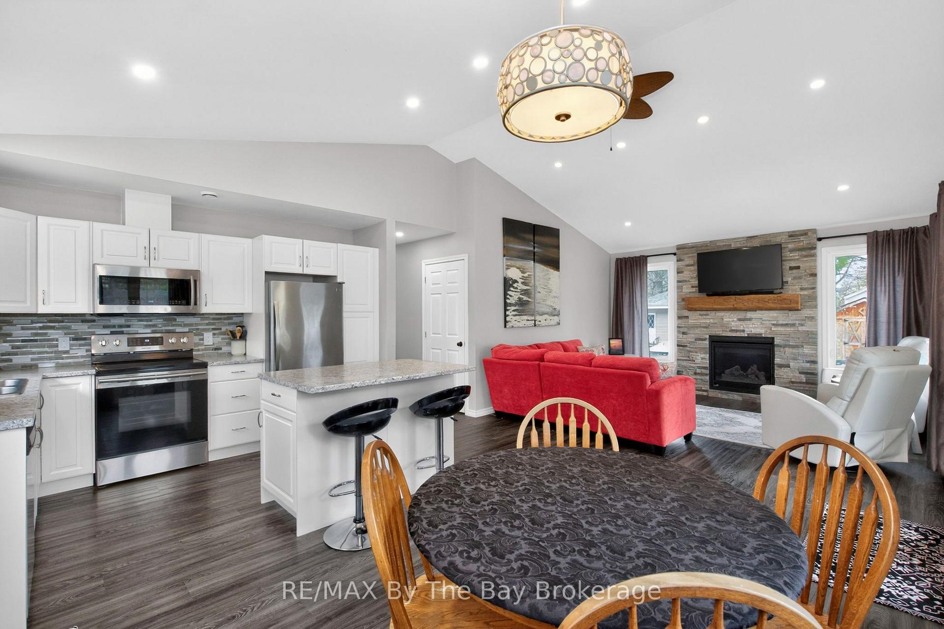 Photo 25 of 12 5th Lane, Wasaga Beach — HOMEH