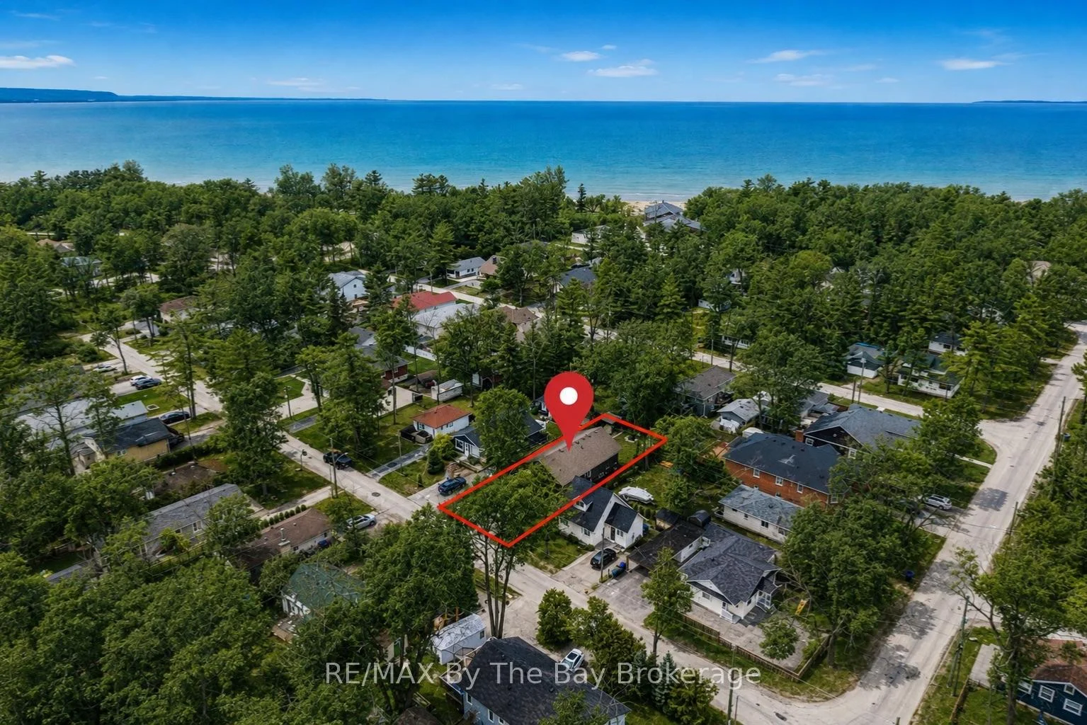 Photo 6 of 12 5th Lane, Wasaga Beach — HOMEH