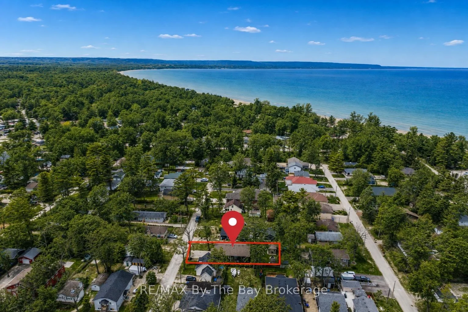 Photo 7 of 12 5th Lane, Wasaga Beach — HOMEH
