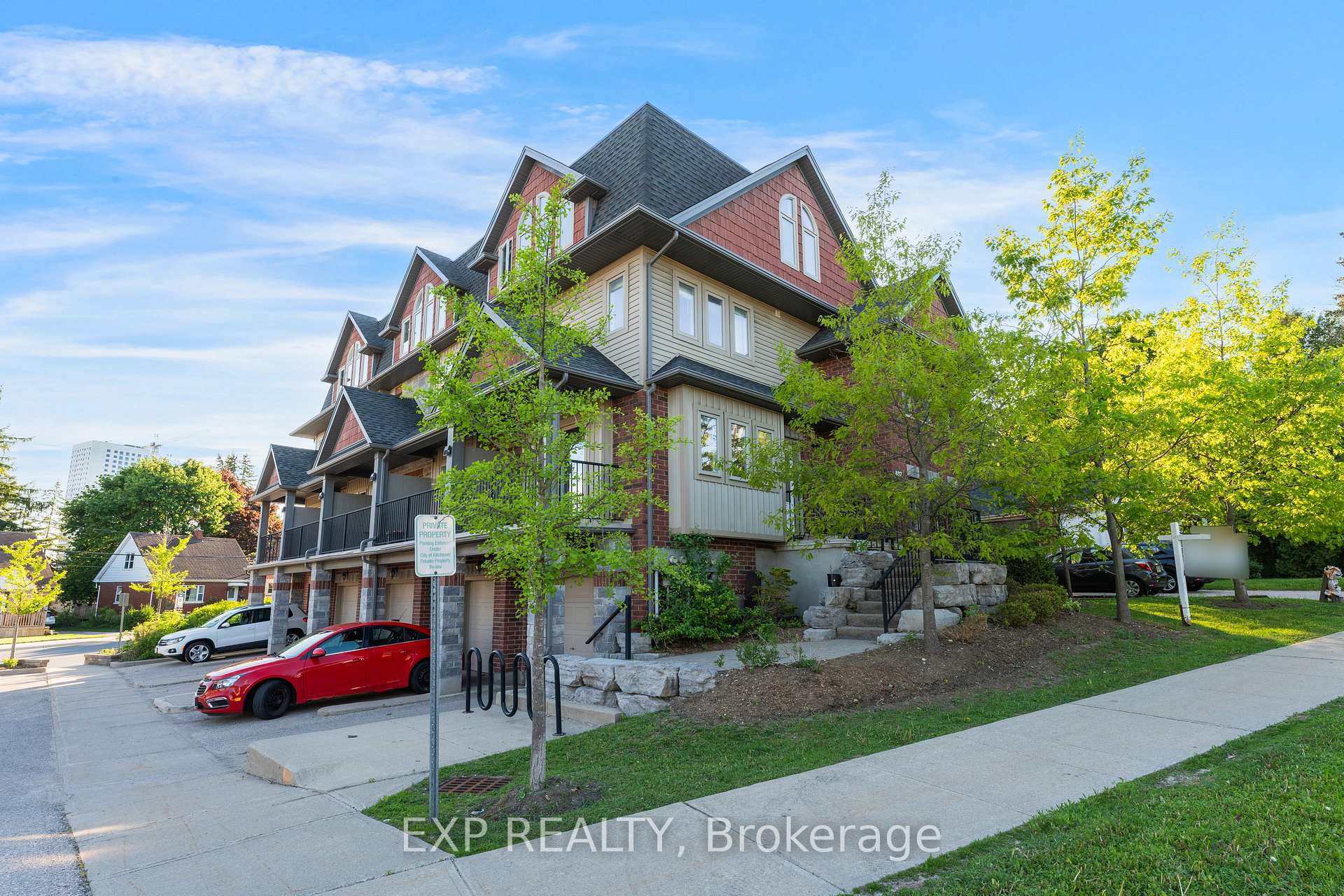 Photo 2 of Unit 5, 487 East Avenue, Kitchener, King East — HOMEH