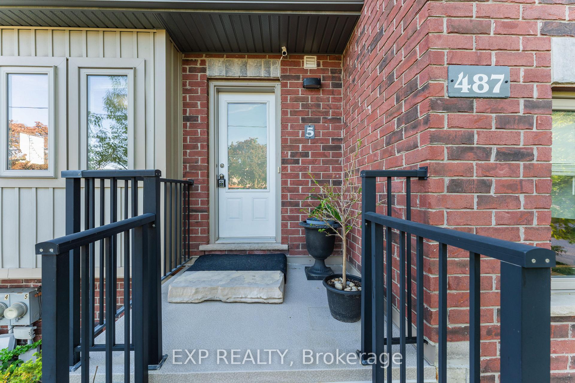 Photo 5 of Unit 5, 487 East Avenue, Kitchener, King East — HOMEH