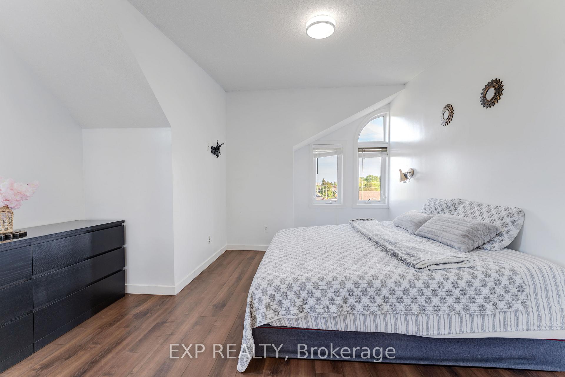 Photo 35 of Unit 5, 487 East Avenue, Kitchener, King East — HOMEH