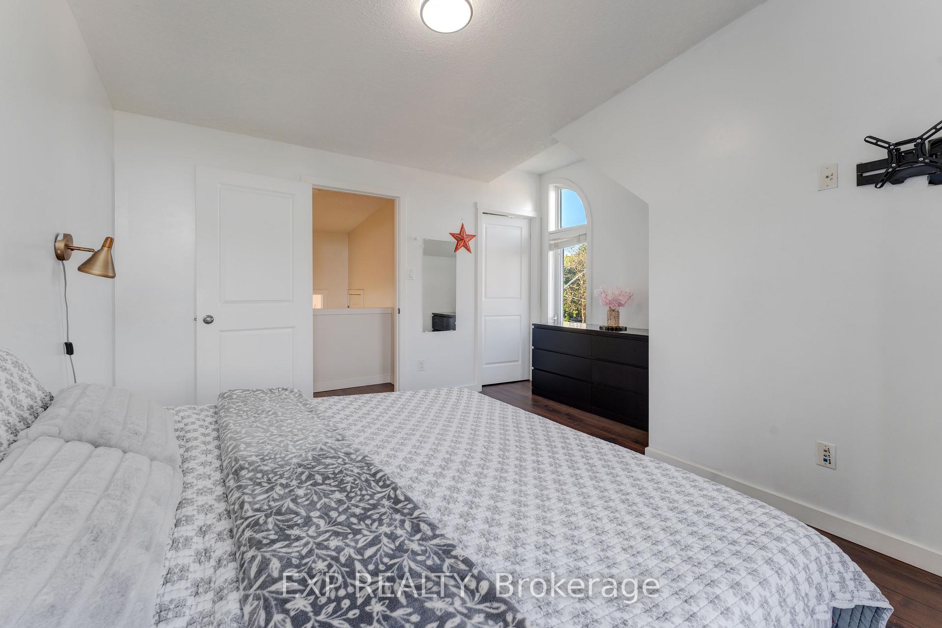 Photo 37 of Unit 5, 487 East Avenue, Kitchener, King East — HOMEH