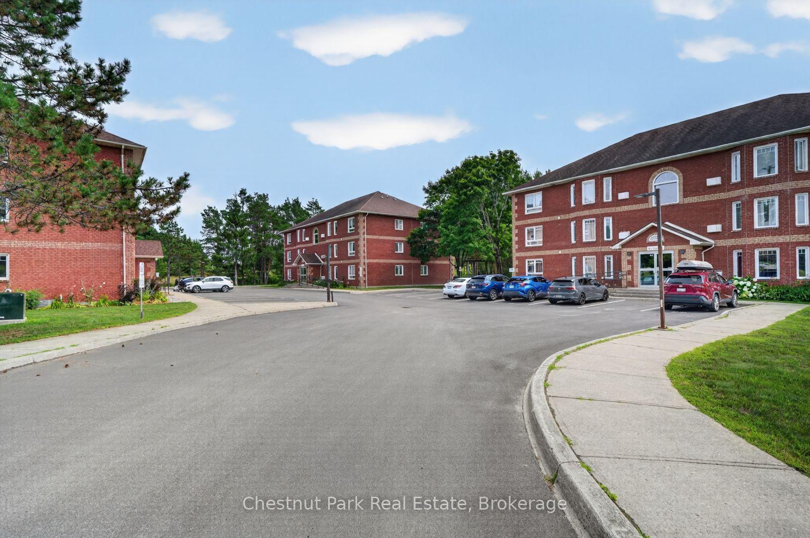 Photo 2 of Unit 202C, 661 Cedar Lane, Bracebridge, Macaulay — HOMEH