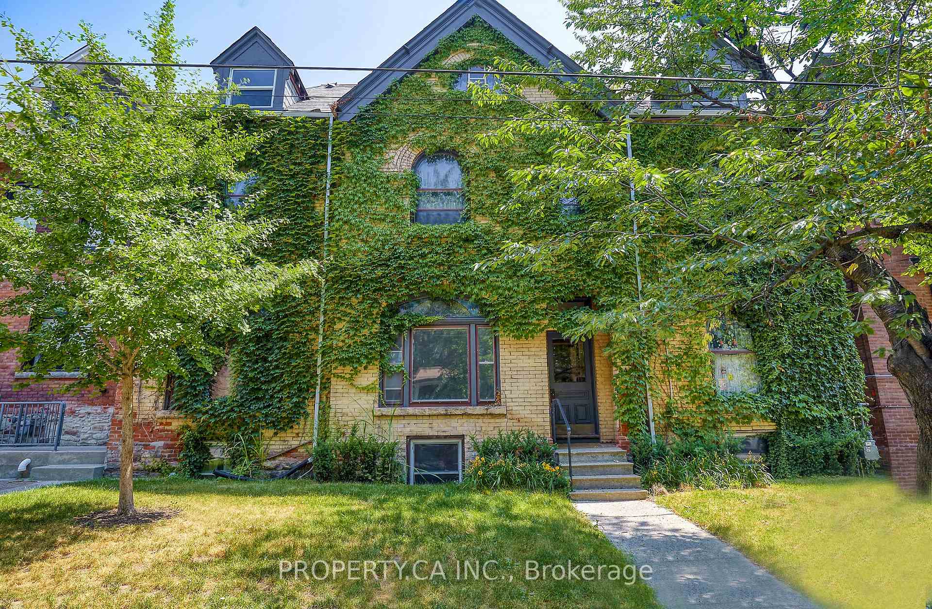 Photo of 345 Gladstone Avenue
