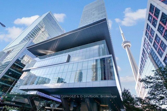 Front of Unit 3405, 183 Wellington Street W