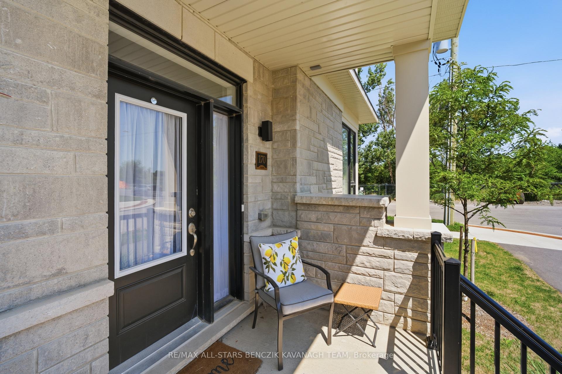 Photo 3 of 170 Alcorn Drive, Kawartha Lakes, Lindsay — HOMEH