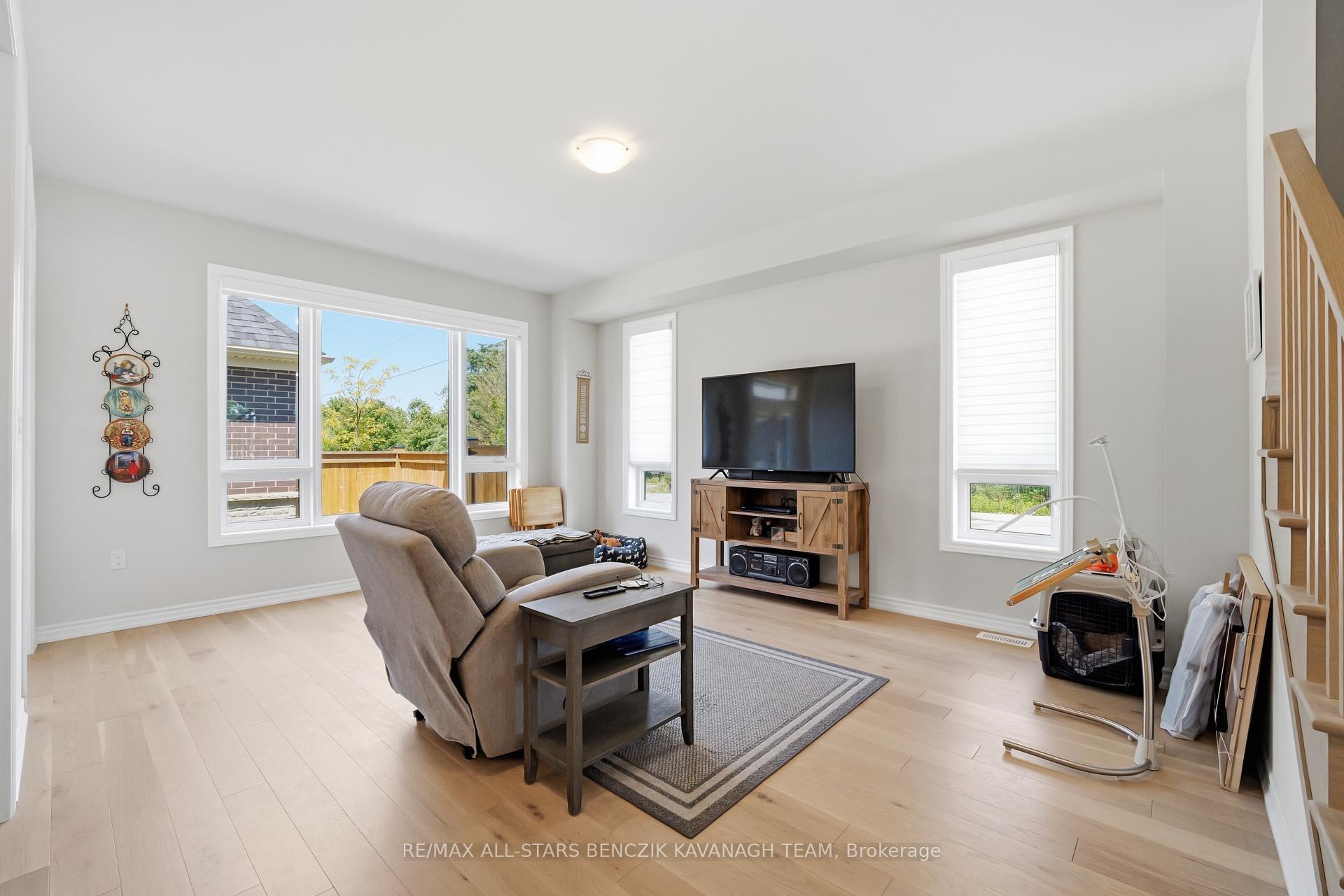 Photo 6 of 170 Alcorn Drive, Kawartha Lakes, Lindsay — HOMEH
