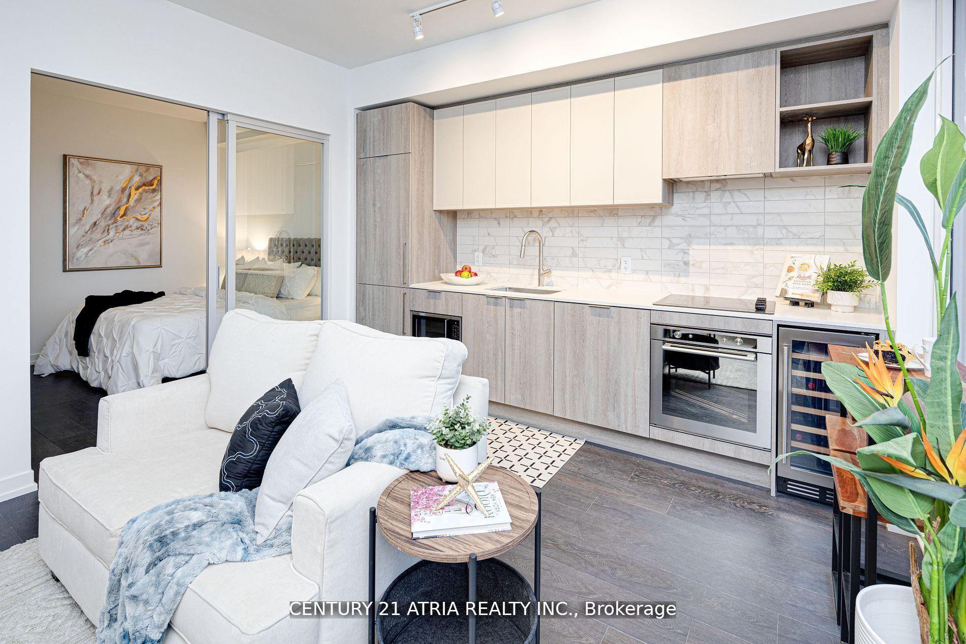 Photo 4 of Unit 1810, 2020 Bathurst Street, Toronto, Humewood-Cedarvale — HOMEH