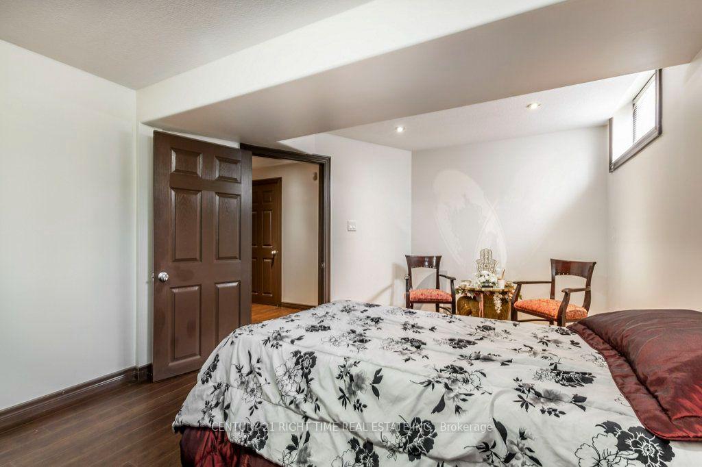 Photo 12 of 14 Anastasia Drive, Kitchener, Country Hills East — HOMEH
