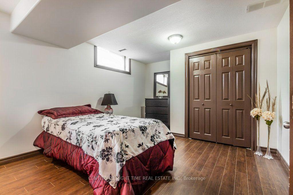 Photo 16 of 14 Anastasia Drive, Kitchener, Country Hills East — HOMEH