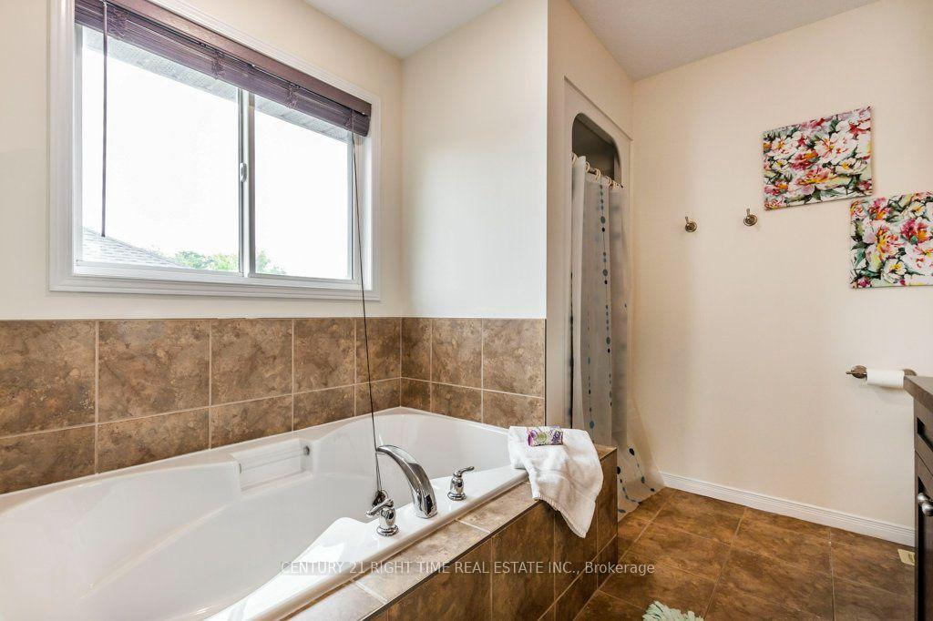 Photo 20 of 14 Anastasia Drive, Kitchener, Country Hills East — HOMEH