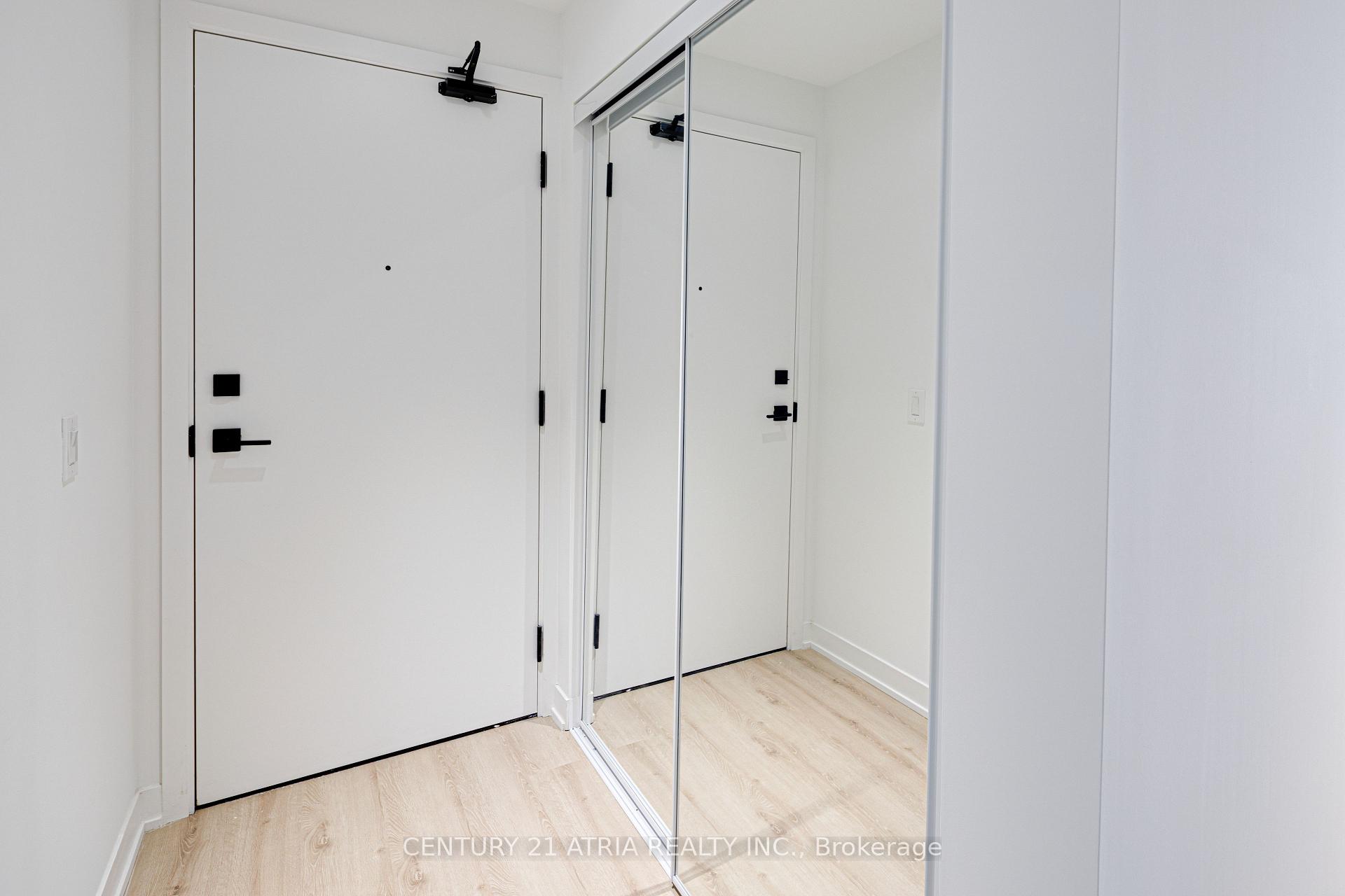 Photo of Unit 2515, 319 Jarvis Street