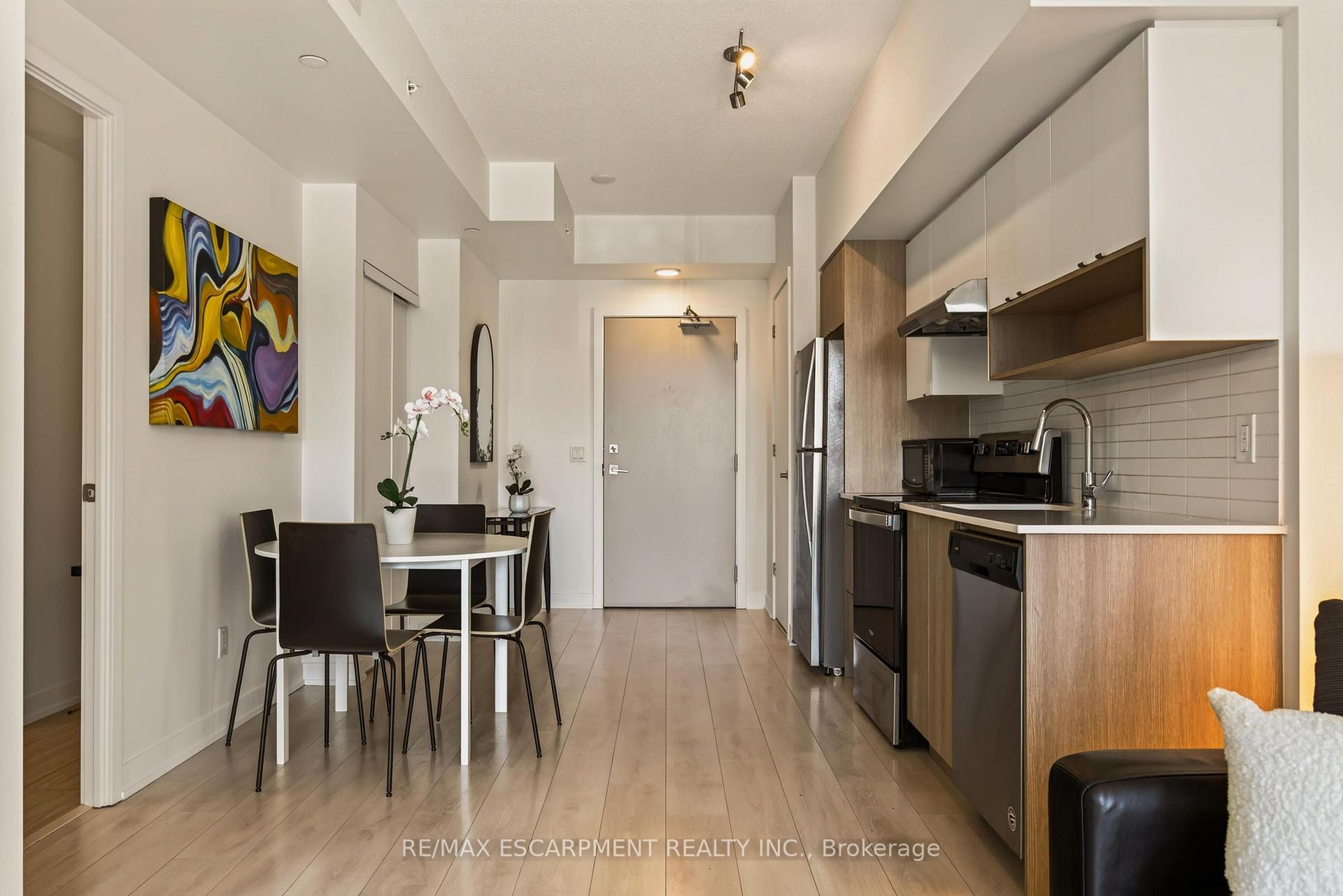 Photo 13 of Unit A116, 1117 Cooke Boulevard, Burlington, LaSalle — HOMEH