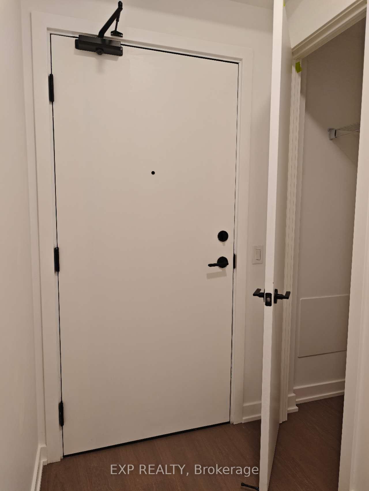 Photo 2 of Unit 902, 91 Montclair Avenue, Toronto, Forest Hill South — HOMEH
