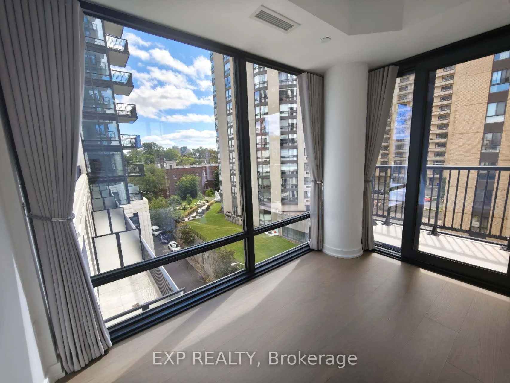 Photo 12 of Unit 902, 91 Montclair Avenue, Toronto, Forest Hill South — HOMEH
