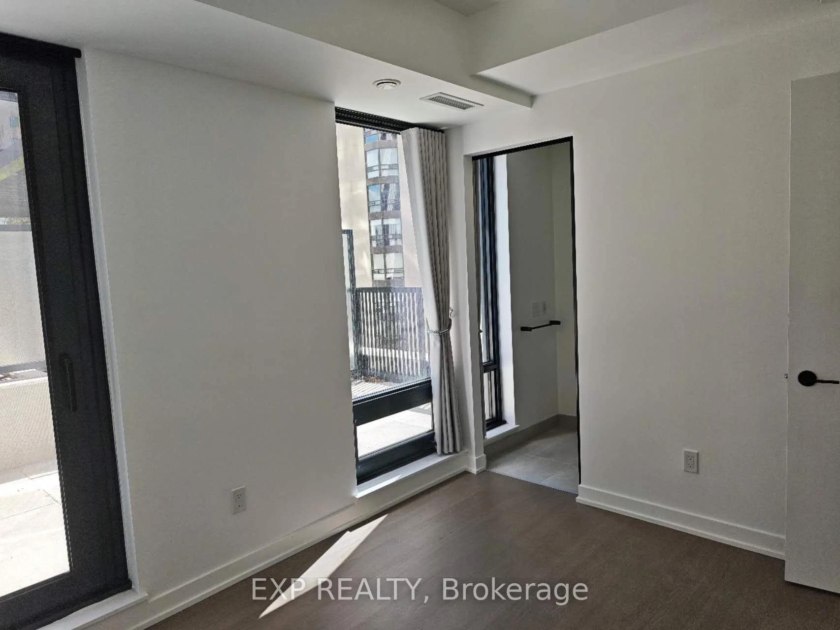 Photo 14 of Unit 902, 91 Montclair Avenue, Toronto, Forest Hill South — HOMEH