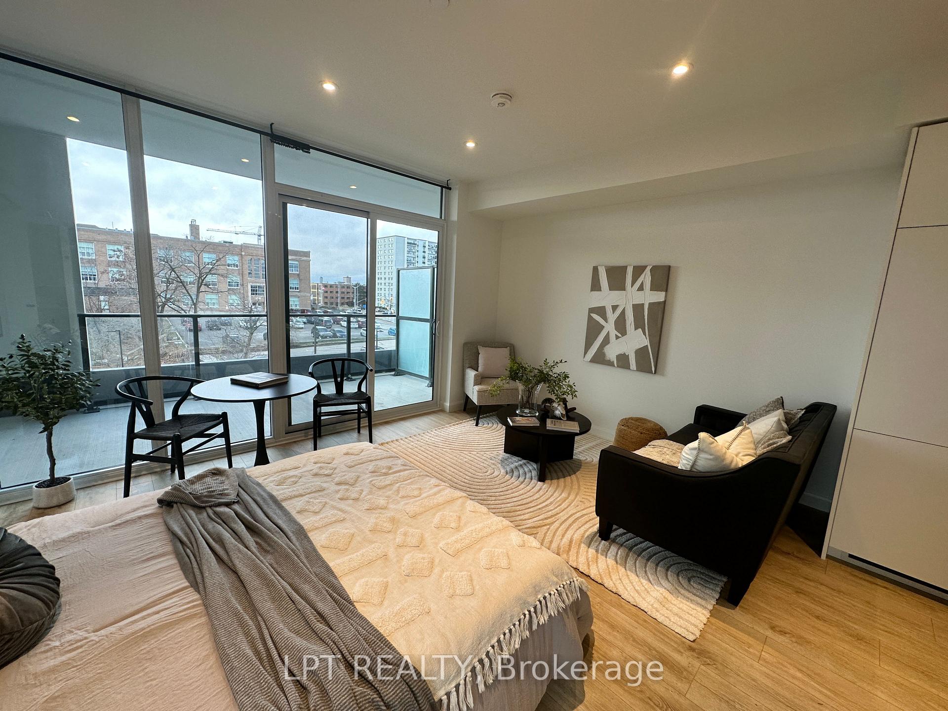 Photo 5 of Unit 1313, 741 King Street W, Kitchener, KW Hospital — HOMEH