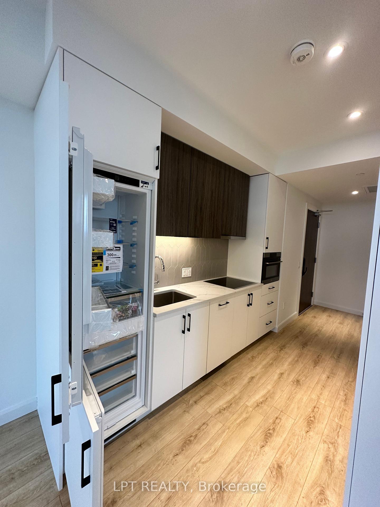 Photo 6 of Unit 1313, 741 King Street W, Kitchener, KW Hospital — HOMEH