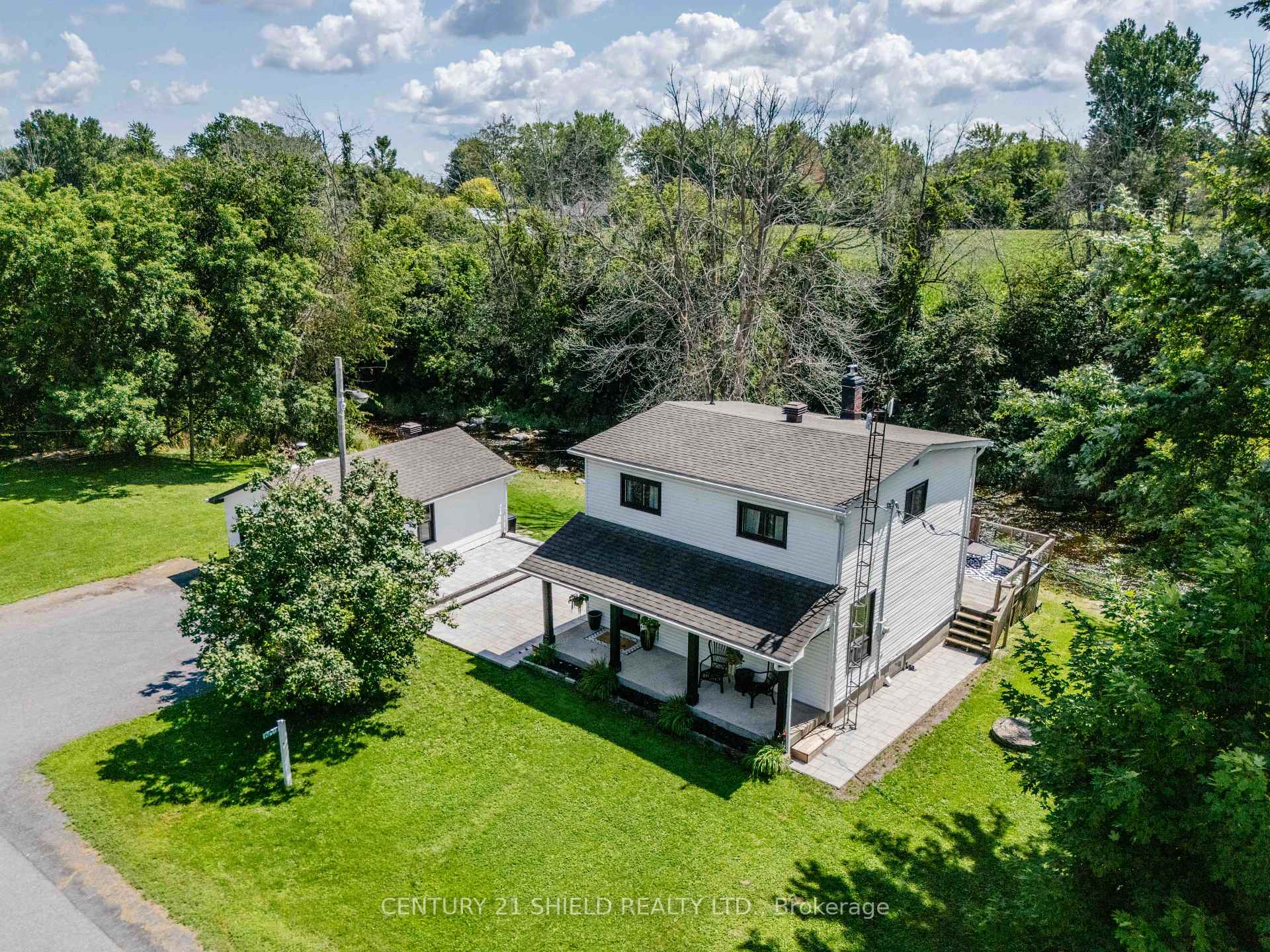 Front of 17648 Island Road