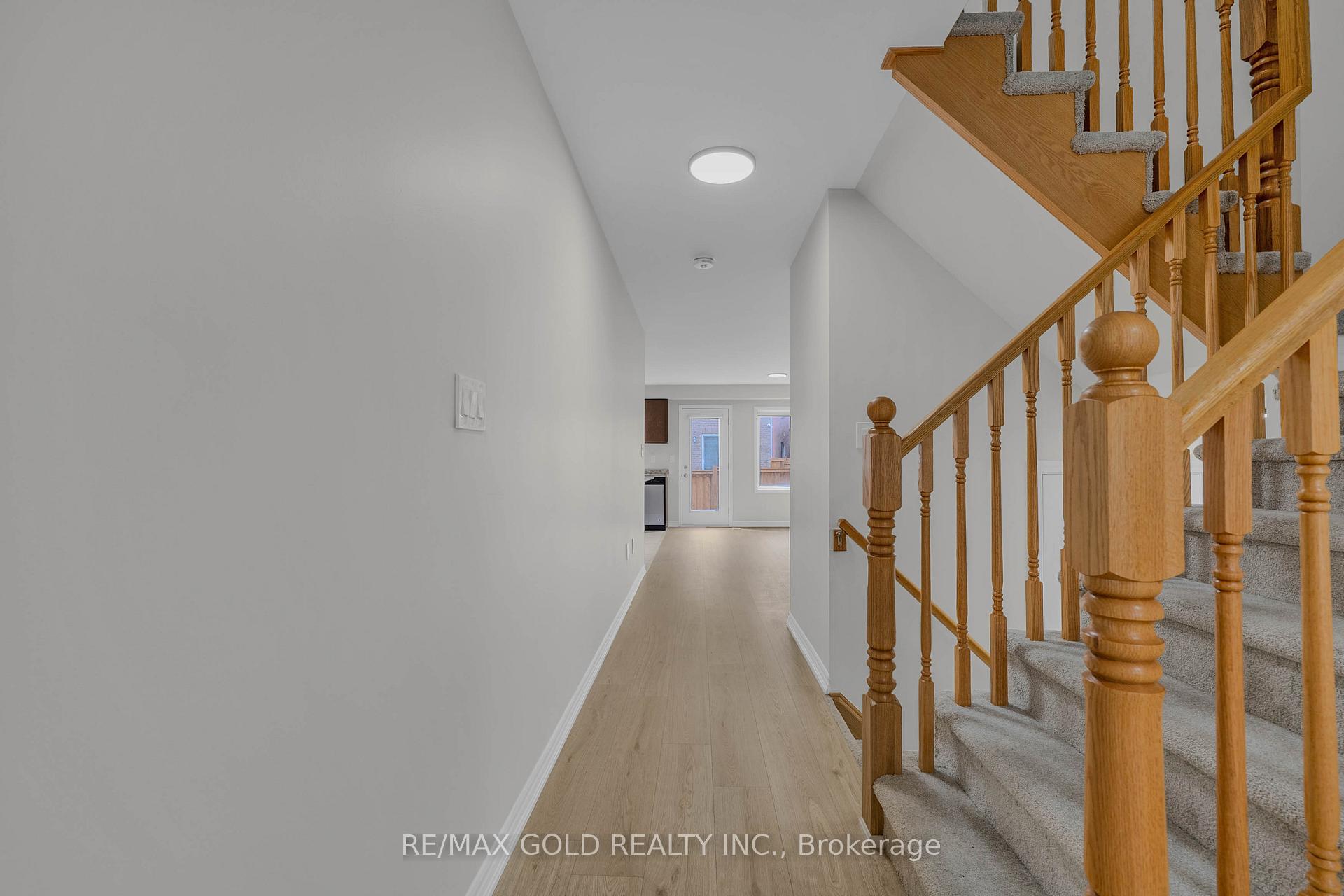 Photo 9 of 94 Benhurst Crescent, Brampton, Northwest Brampton — HOMEH