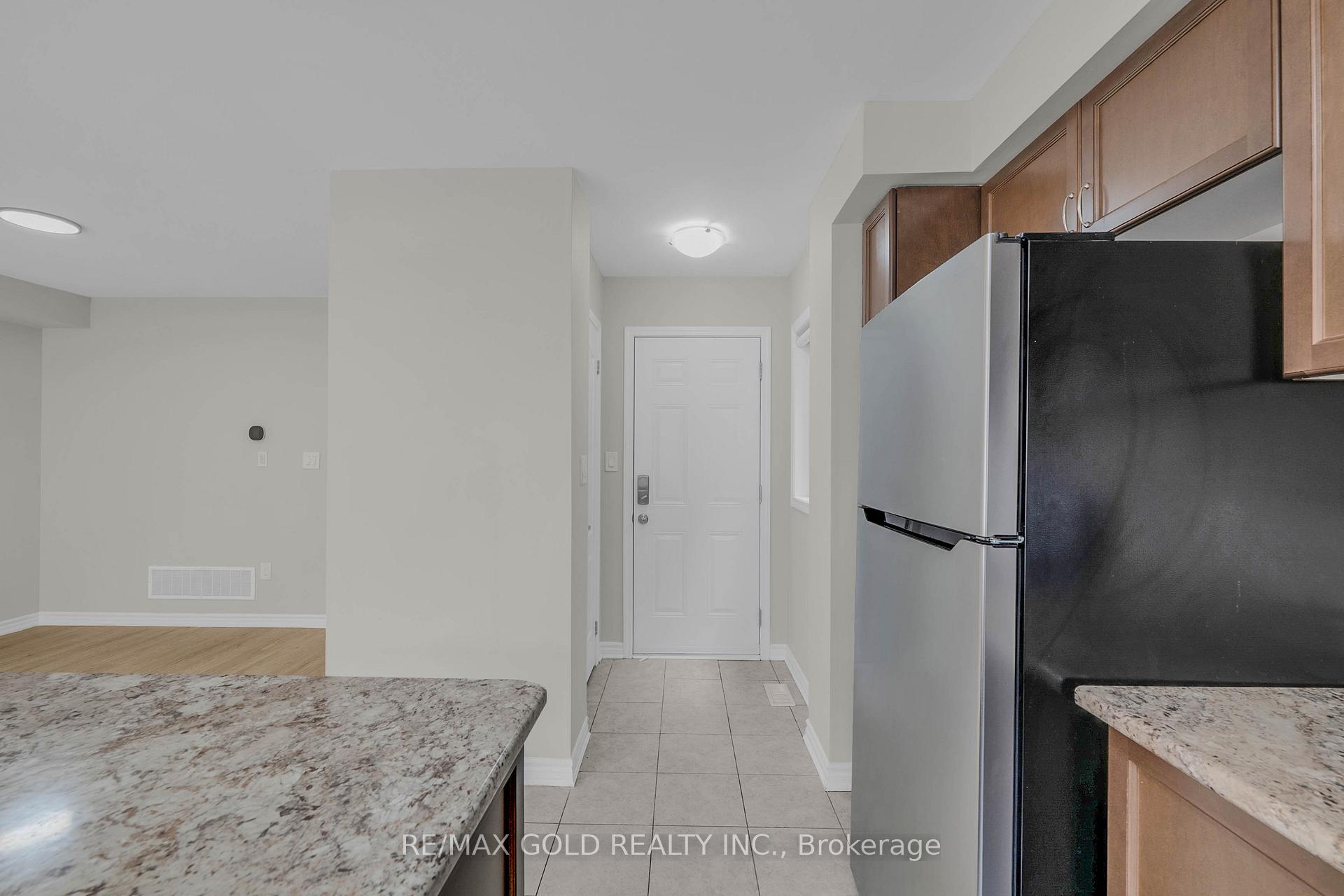 Photo 18 of 94 Benhurst Crescent, Brampton, Northwest Brampton — HOMEH