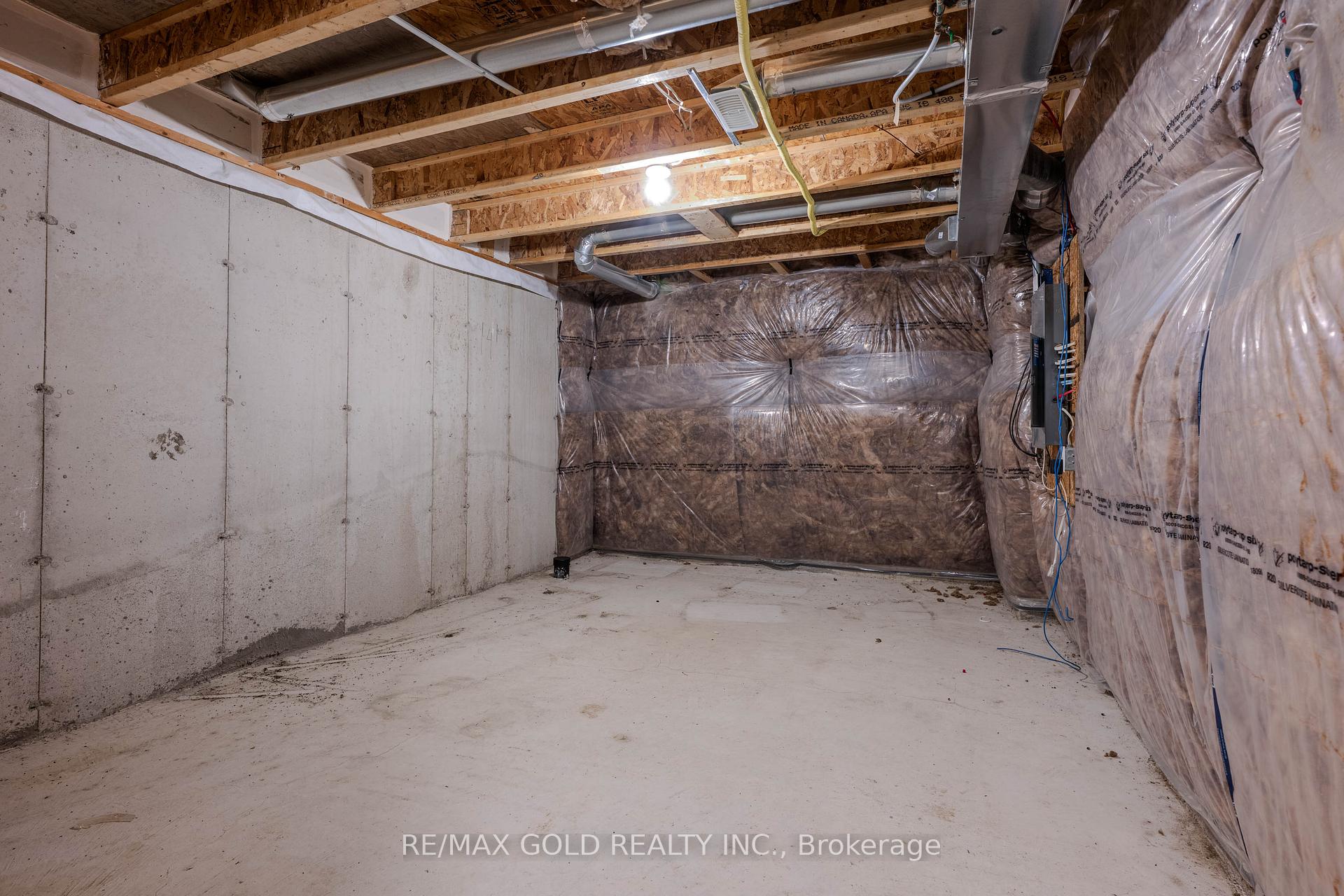 Photo 33 of 94 Benhurst Crescent, Brampton, Northwest Brampton — HOMEH