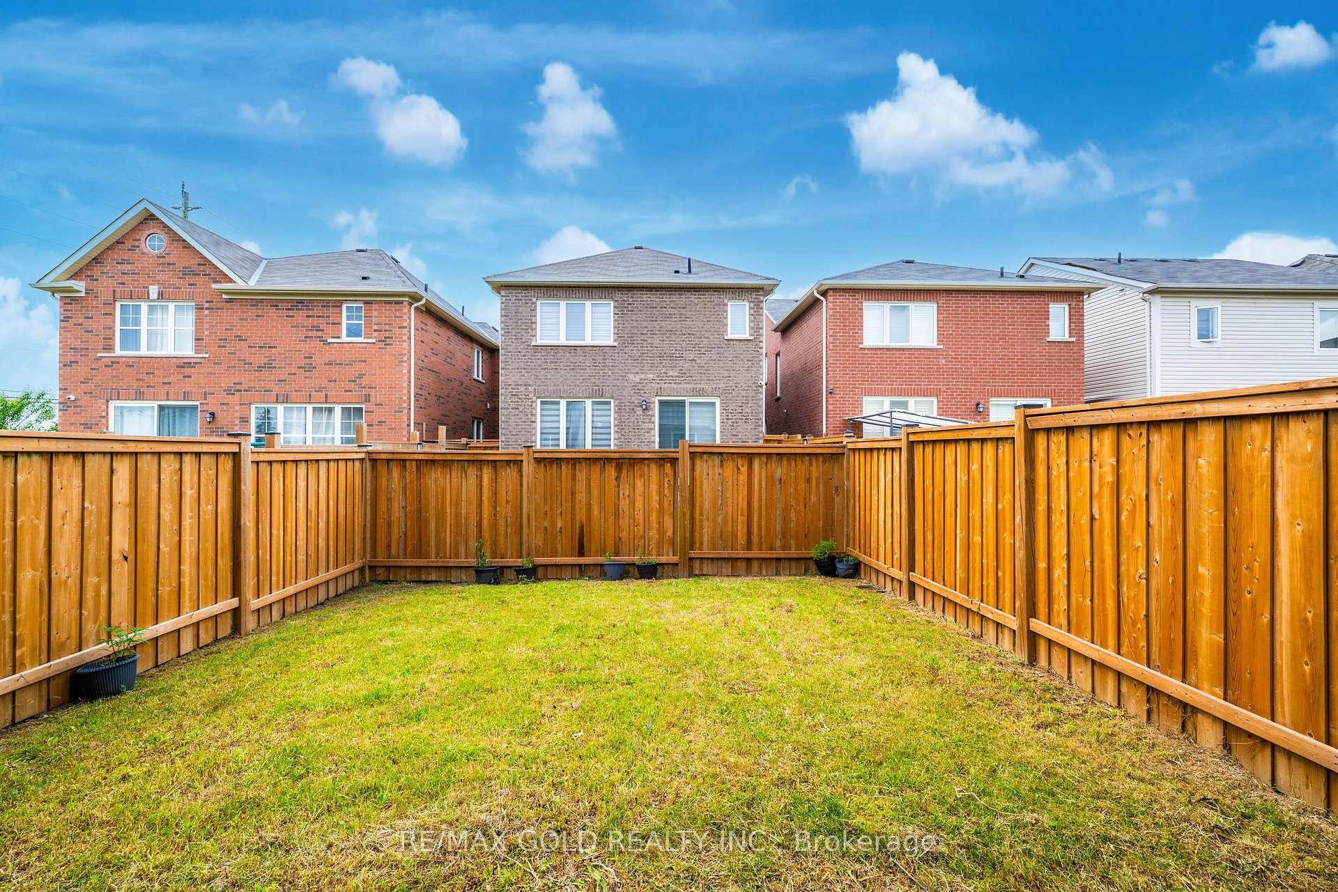 Photo 36 of 94 Benhurst Crescent, Brampton, Northwest Brampton — HOMEH
