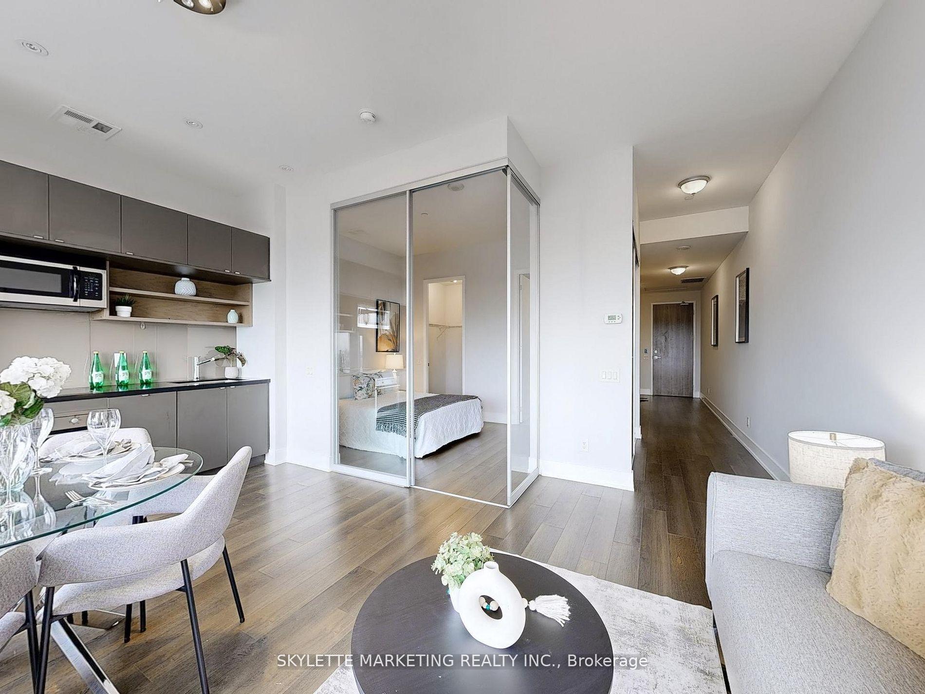 Photo 13 of Unit 1128, 111 St Clair Avenue W, Toronto, Yonge-St. Clair — HOMEH