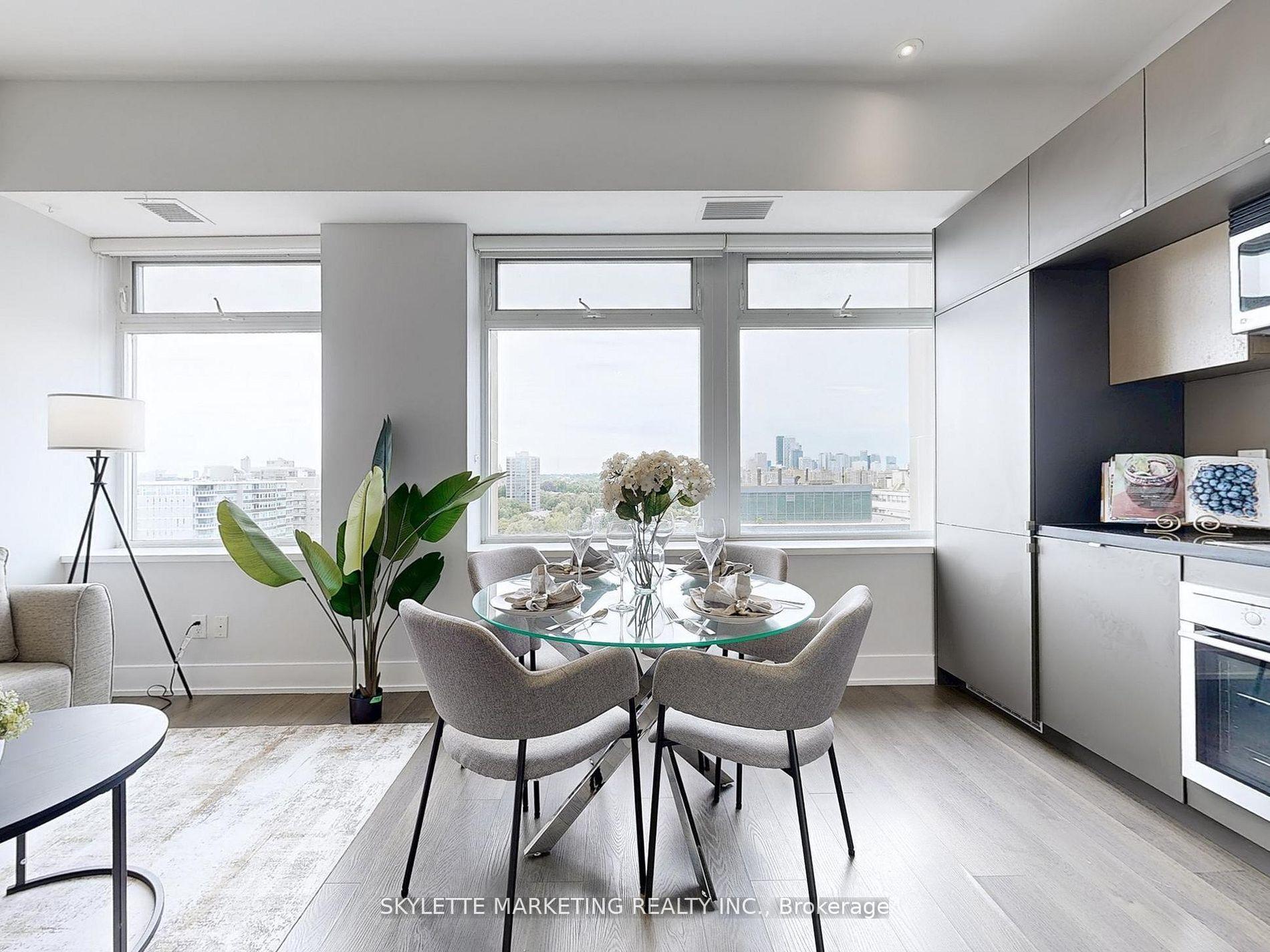 Photo 14 of Unit 1128, 111 St Clair Avenue W, Toronto, Yonge-St. Clair — HOMEH